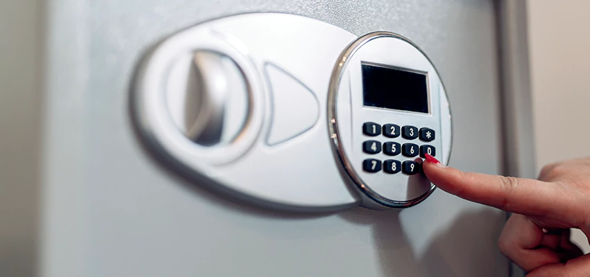 Jewelry Safe Cracking in Los Angeles, California