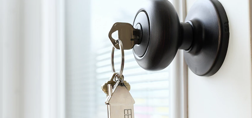 Bifold Door Knob Replacement in Los Angeles, California